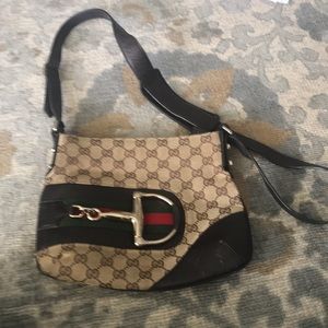 💯 authentic Gucci horsebit crossover bag.